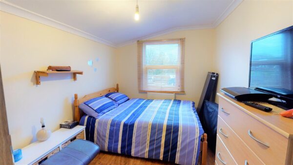 Albany Road, London, N18