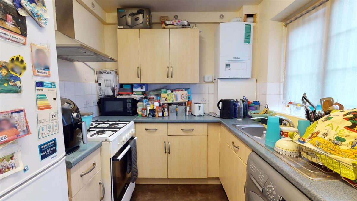 Weir Hall Avenue, London,  N18 1EB