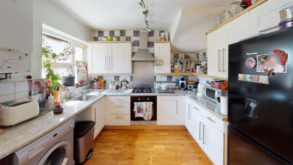 Lancing Gardens, London, N9 9EU