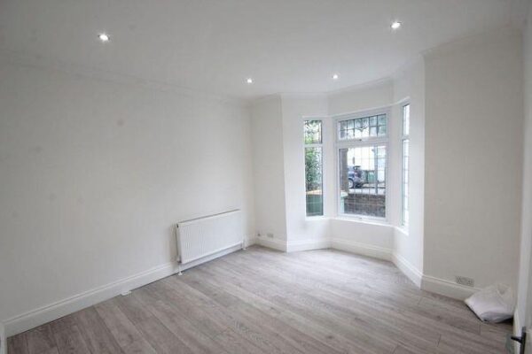 Eighth Avenue, London E12