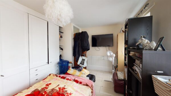 Green Lanes, London, N21 2SJ