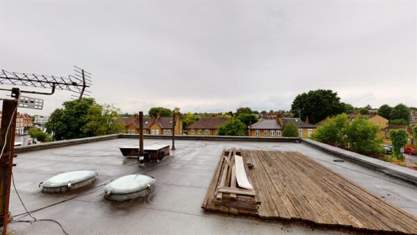 Green Lanes, London, N21 2SJ