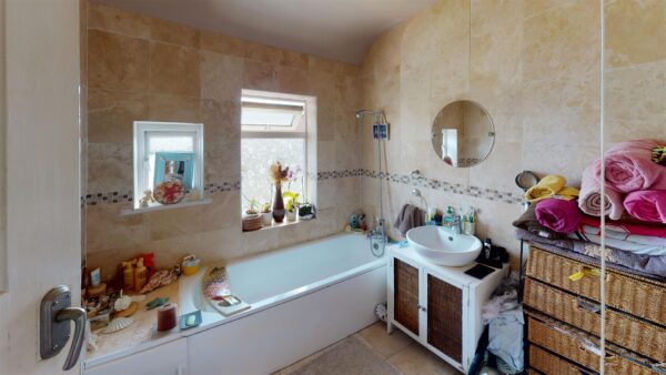 Lancing Gardens, London, N9 9EU