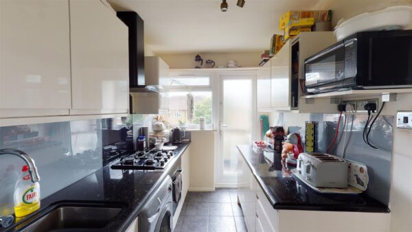 Green Lanes, London, N21 2SJ