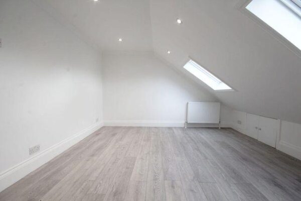 Eighth Avenue, London E12