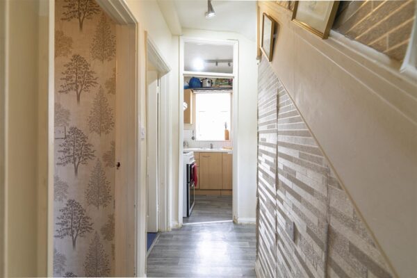 Wood Lane, Dagenham RM8