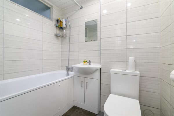 Dellow Close, Ilford IG2