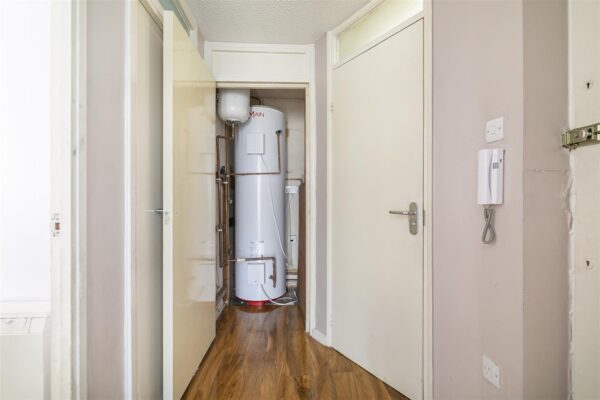 Dellow Close, Ilford IG2