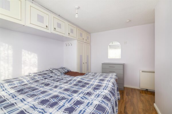 Dellow Close, Ilford IG2