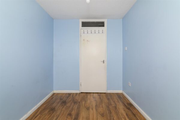 Dellow Close, Ilford IG2