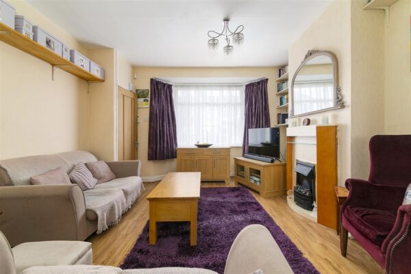 Northfield Road, Waltham Cross EN8