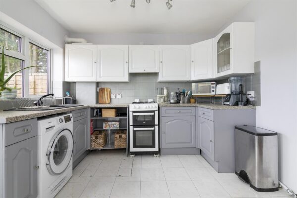 Northfield Road, Waltham Cross EN8