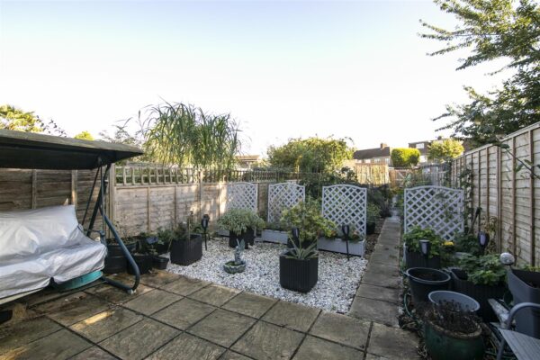 Northfield Road, Waltham Cross EN8