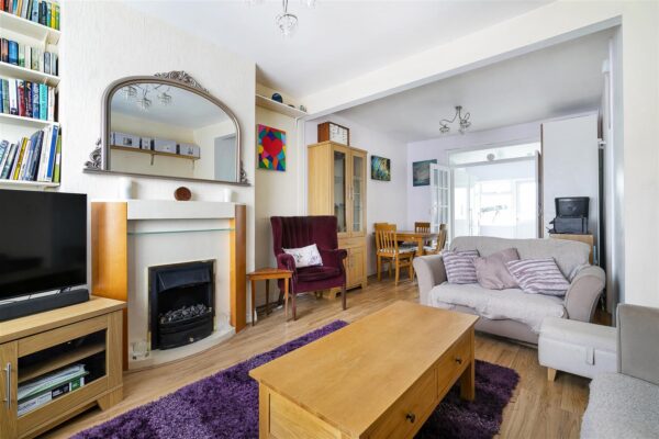 Northfield Road, Waltham Cross EN8