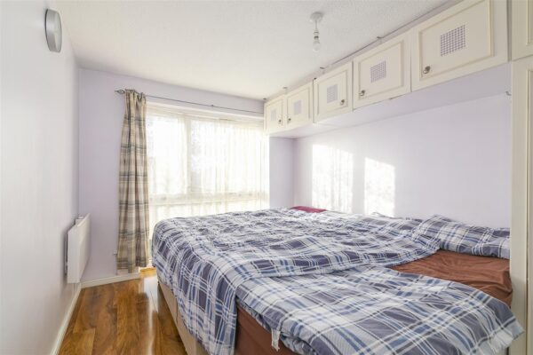 Dellow Close, Ilford IG2