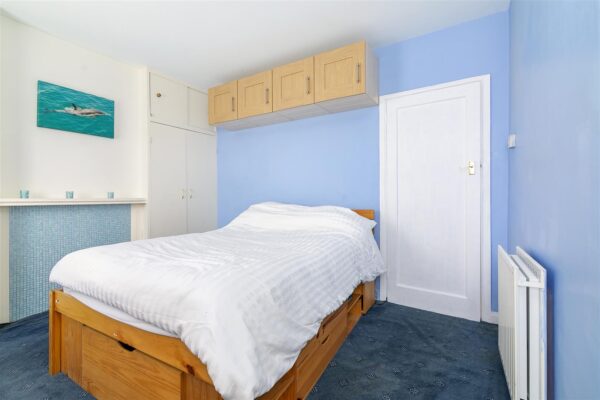 Northfield Road, Waltham Cross EN8