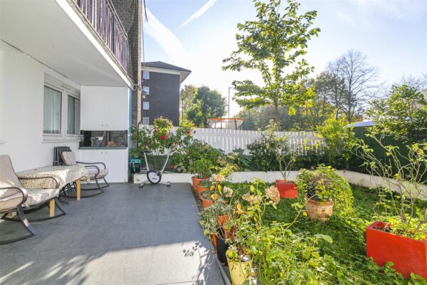 Robert burns house, Northumberland Park, N17