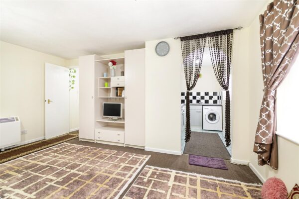 Swaythling Close, London N18