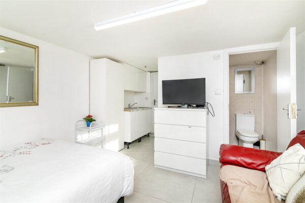 Robert burns house, Northumberland Park, N17