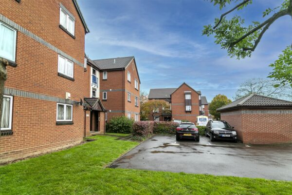 Swaythling Close, London N18