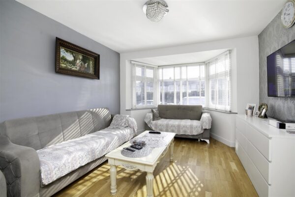 Great Cambridge Road, London N18