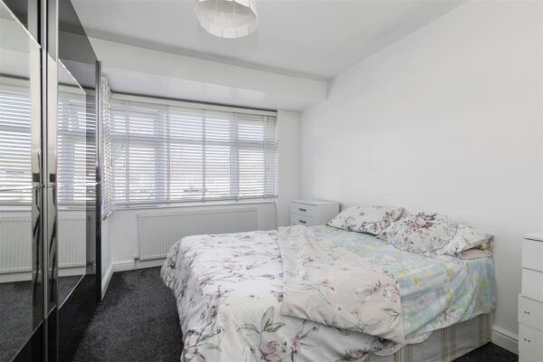 Great Cambridge Road, London N18