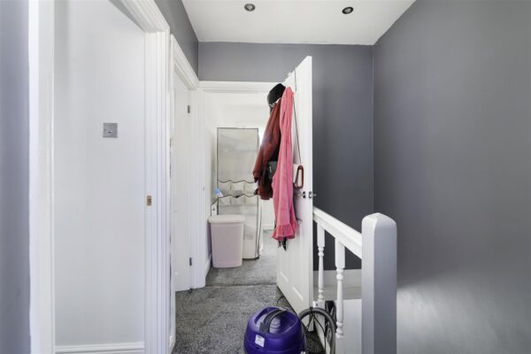 Great Cambridge Road, London N18