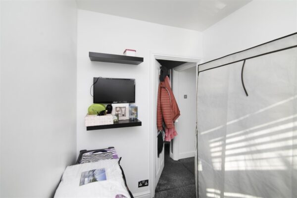 Great Cambridge Road, London N18