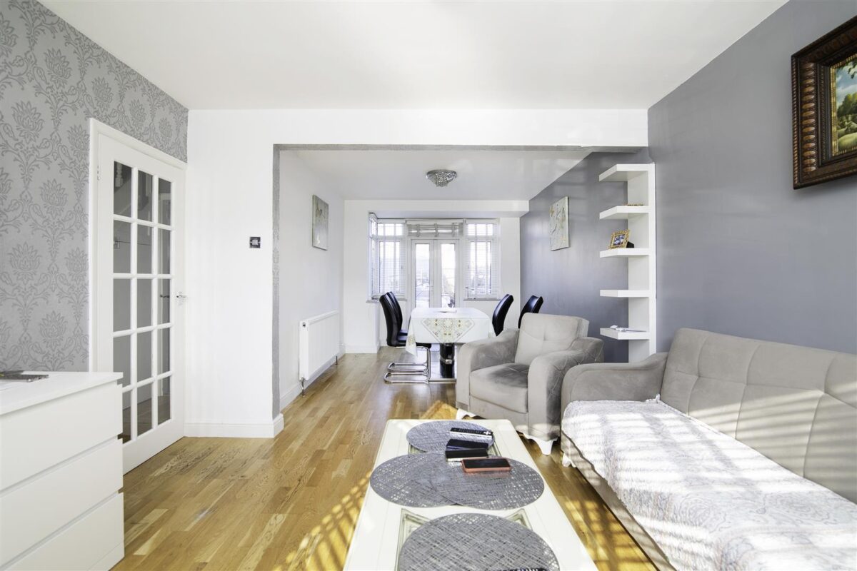 Great Cambridge Road, London N18