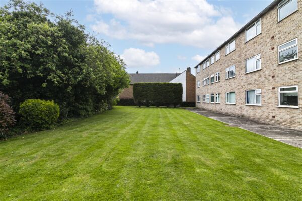Bridle Close, Enfield EN3