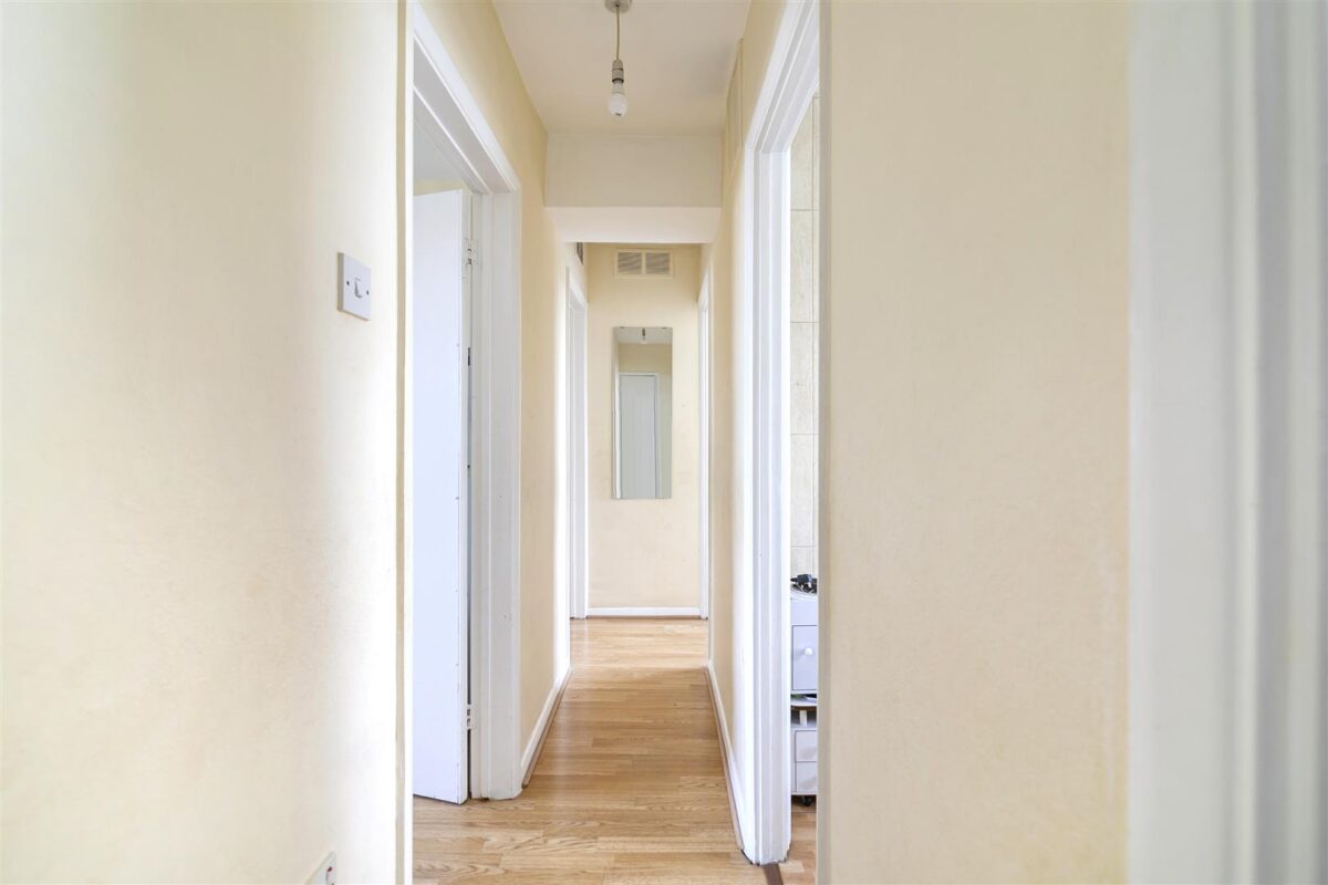 Bridle Close, Enfield EN3