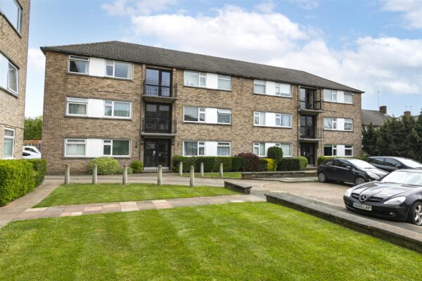 Bridle Close, Enfield EN3