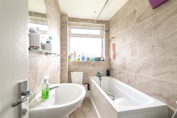 Bridle Close, Enfield EN3