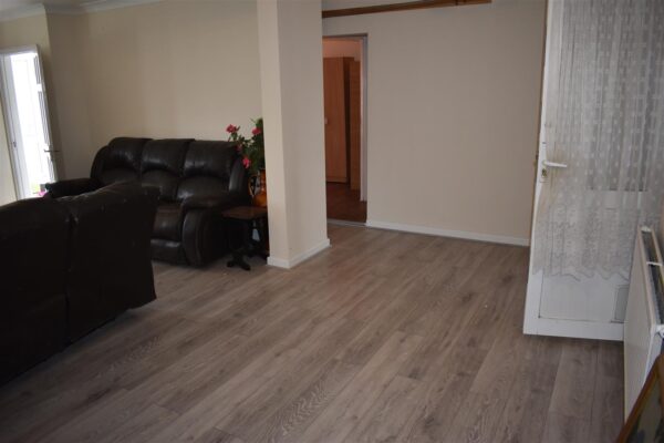 Stoneleigh Avenue, Enfield