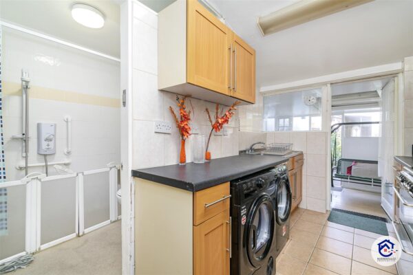 St. Peter's Avenue, London N18