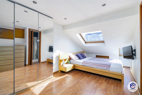 Raynham Avenue, London