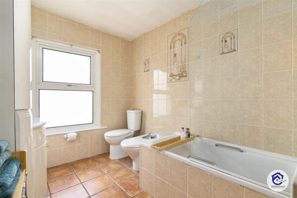 Raynham Avenue, London