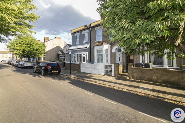 Morley Avenue, London