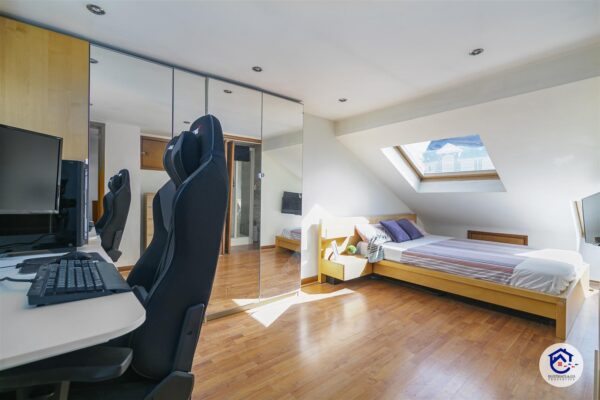 Raynham Avenue, London