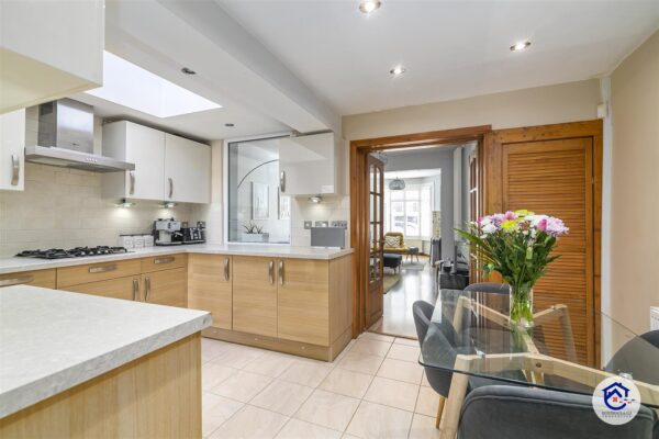 Raynham Avenue, London