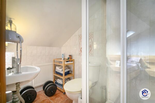 Raynham Avenue, London