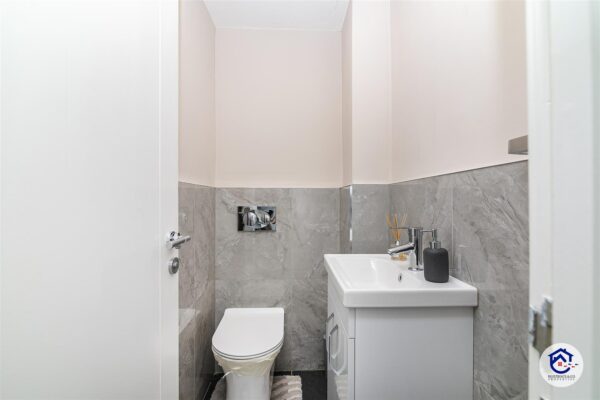 Weir Hall Avenue, London,  N18 1EB