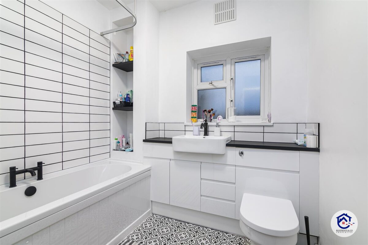 Uvedale Road, Dagenham RM10