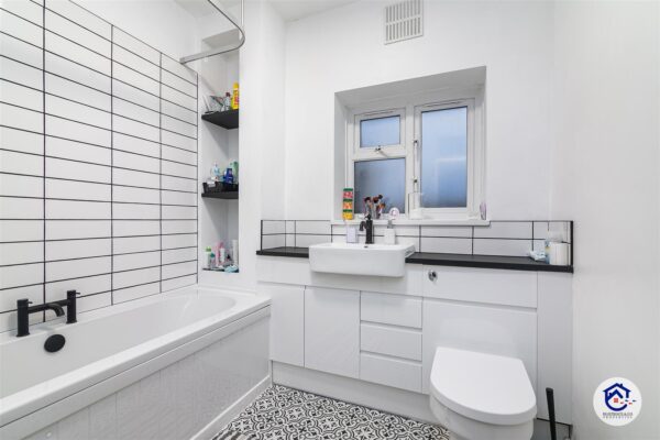 Uvedale Road, Dagenham RM10