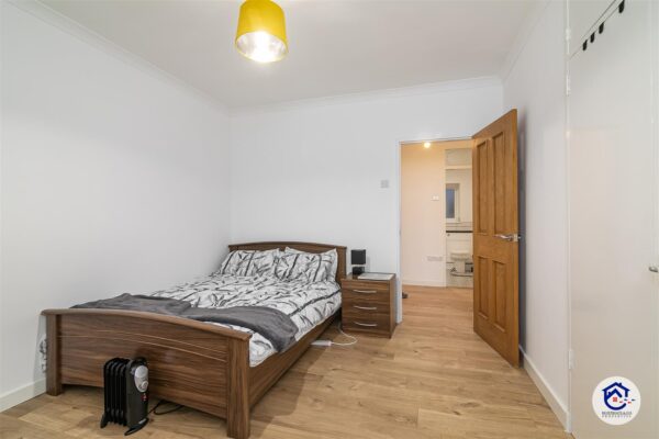 Uvedale Road, Dagenham RM10