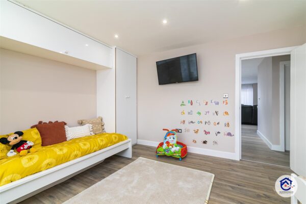 Weir Hall Avenue, London,  N18 1EB