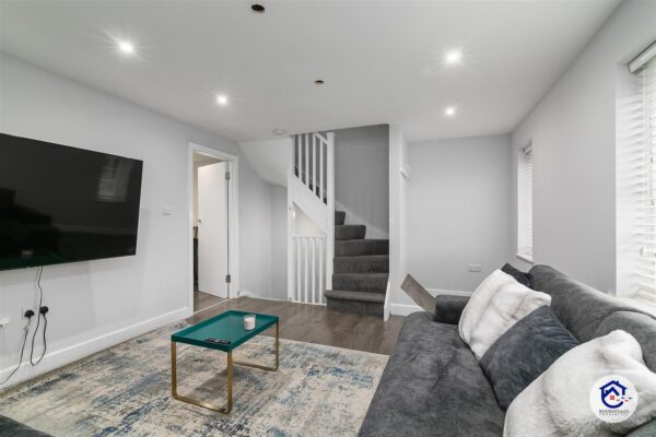 Weir Hall Avenue, London,  N18 1EB