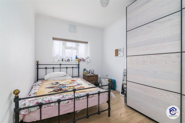 Uvedale Road, Dagenham RM10