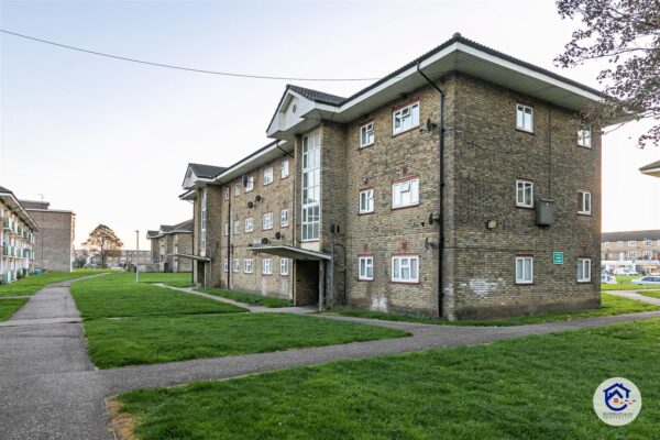 Uvedale Road, Dagenham RM10