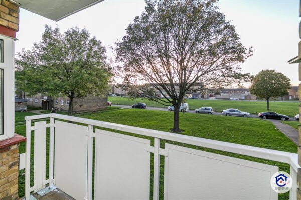 Uvedale Road, Dagenham RM10